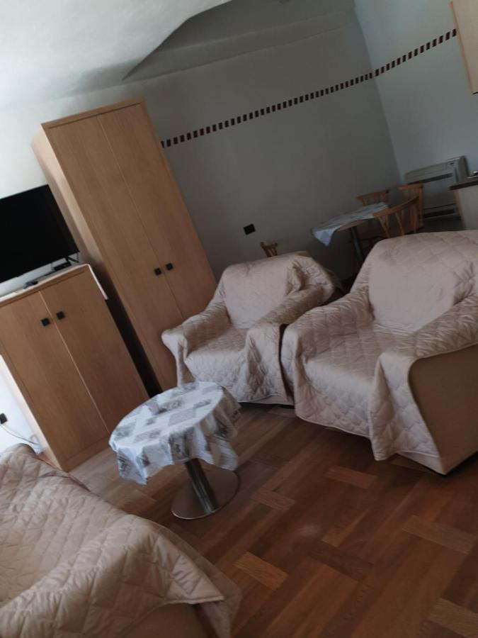 Smartno Apartmaji Sobe Josko Apartamento Exterior foto